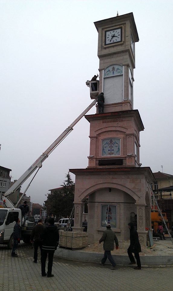 EMİRDAĞ SAAT KULESİ